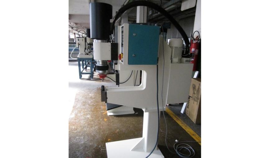 Special throat riveting machine